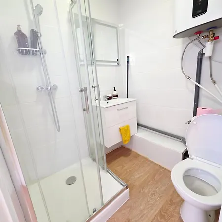 Modern Apartment *